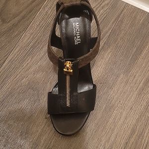 Michael kors platform